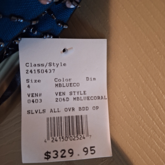 Beautiful David's Bridal Dress size 4 - Picture 3 of 4